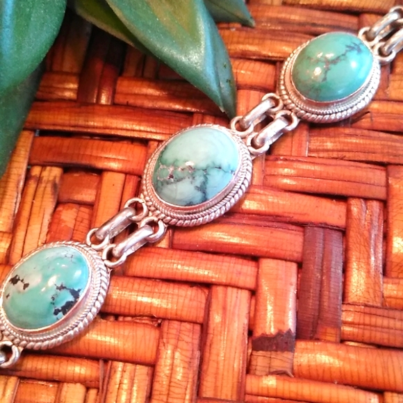 NEVADA TURQUOISE LINE BRACELET - Picture 2 of 7
